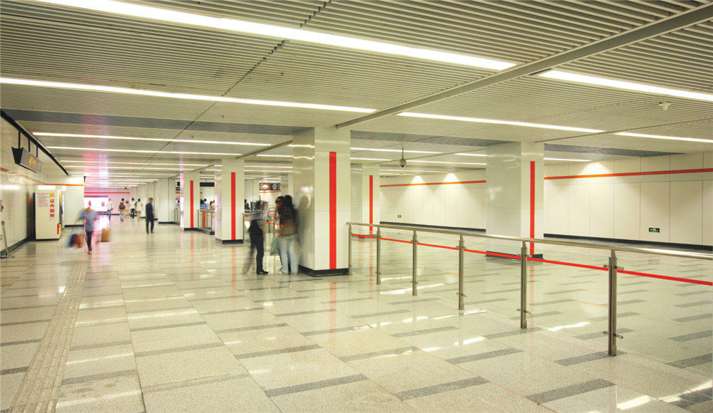 長壽路站廳層.jpg